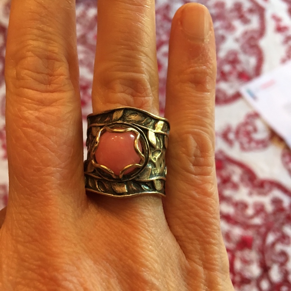 Silver ring with pink stone size 5